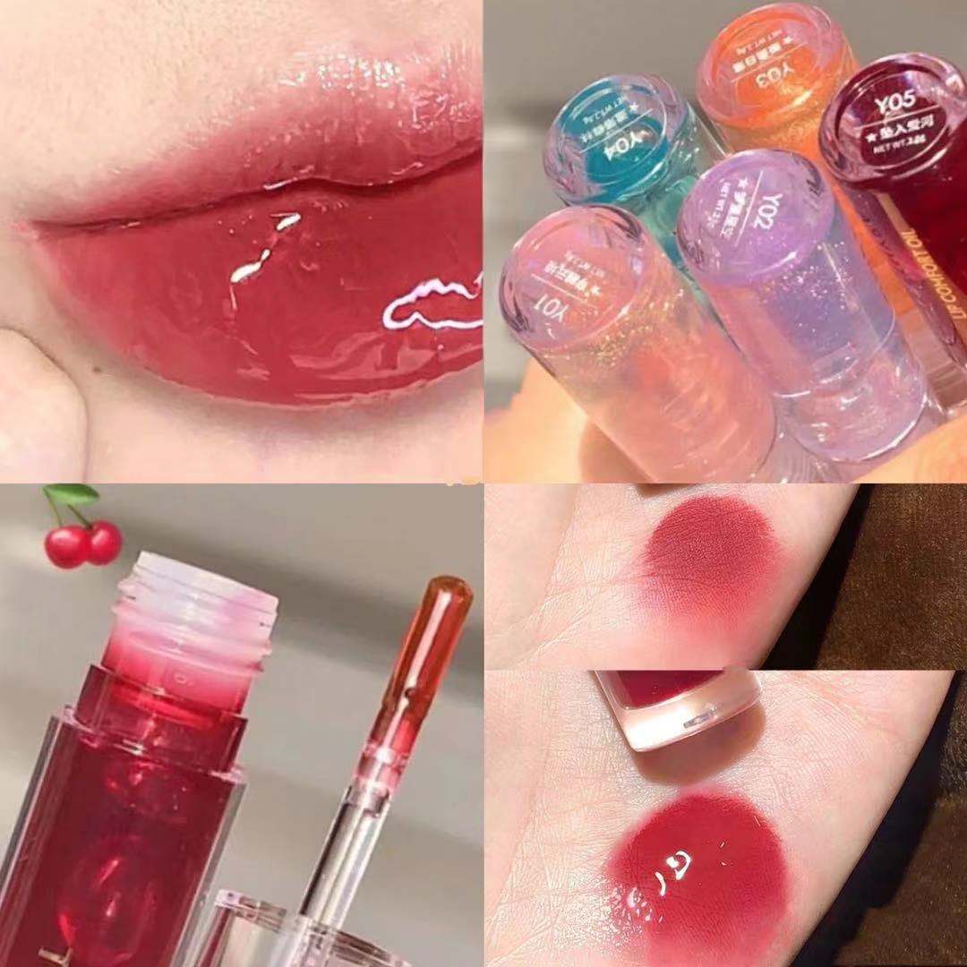 Glossy Moisturising Lip Gloss with a Glass Finish