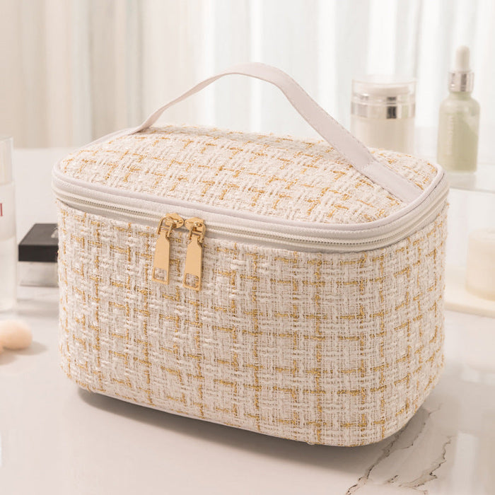 Stylish Quilted Cosmetic Case Bowlift