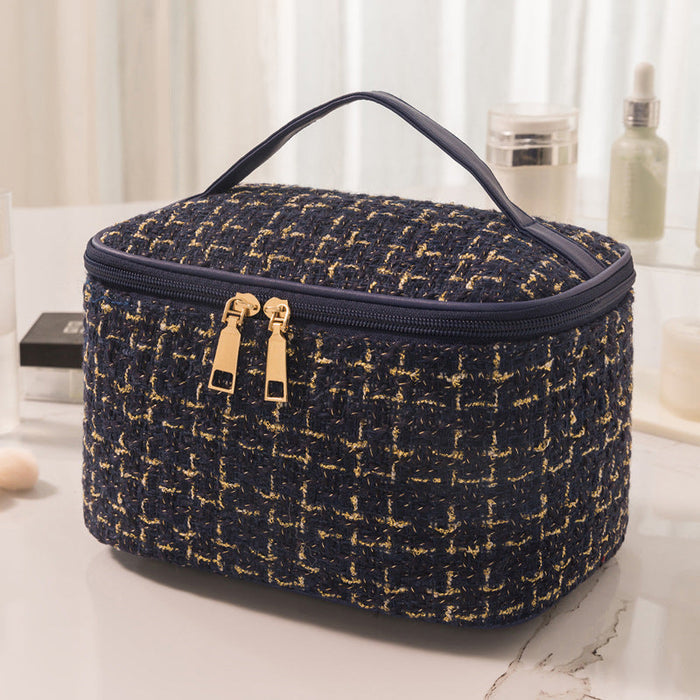 Stylish Quilted Cosmetic Case Bowlift