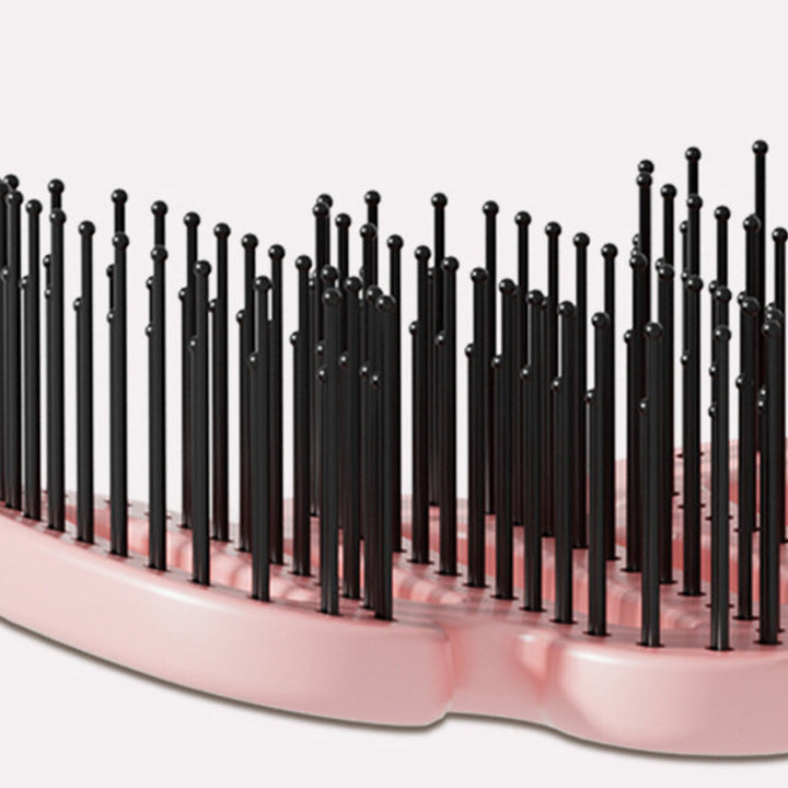 BowLift | Curved hairbrush with ventilation